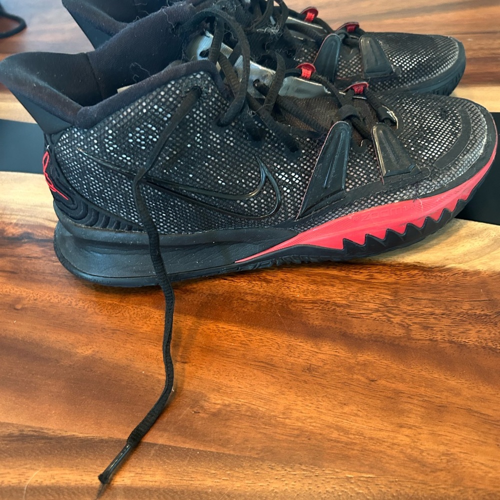 Nike Black and Red Performance Sneakers